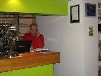 Hotell De La Tour Paris-malakoff Malakoff