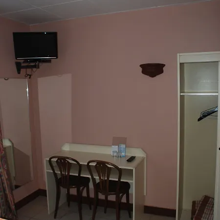 De La Tour Paris-malakoff Hotell 2*