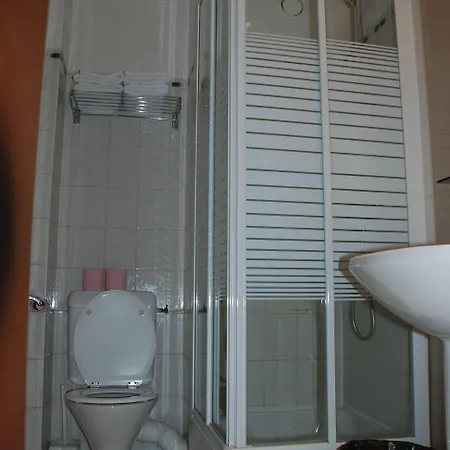 De La Tour Paris-malakoff Hotell