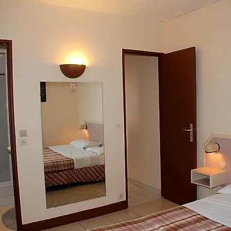 De La Tour Paris-malakoff Hotel