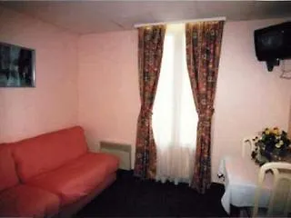 Hotell De La Tour Paris-malakoff 2*