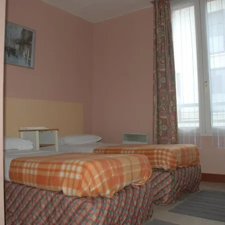 Hotell De La Tour Paris-malakoff 2*
