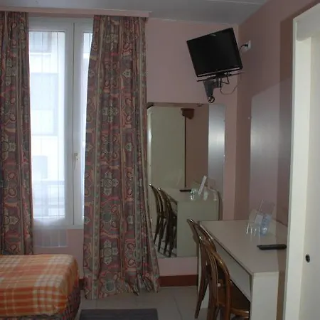 De La Tour Paris-malakoff 2*