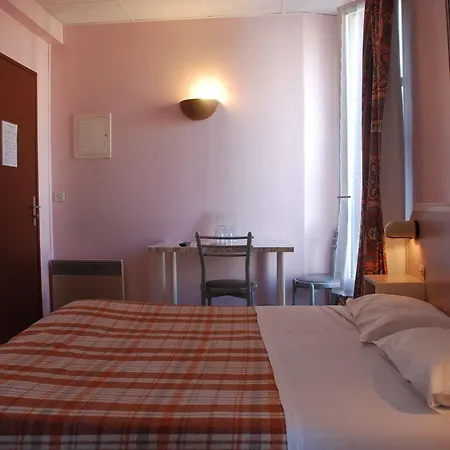 Hotel De La Tour Paris-malakoff Malakoff