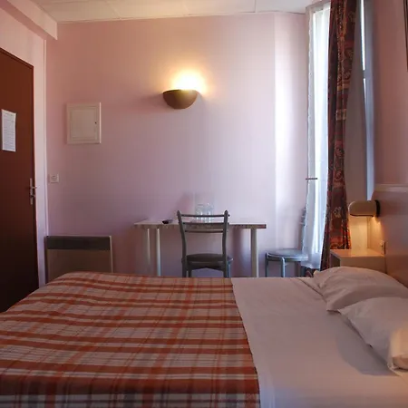 Hotell De La Tour Paris-malakoff Malakoff