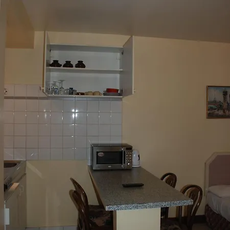 De La Tour Paris-malakoff 2*