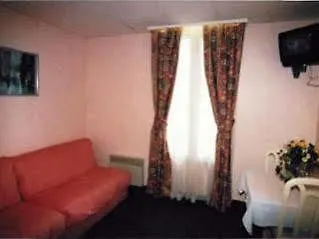 Hotel De La Tour Paris-malakoff